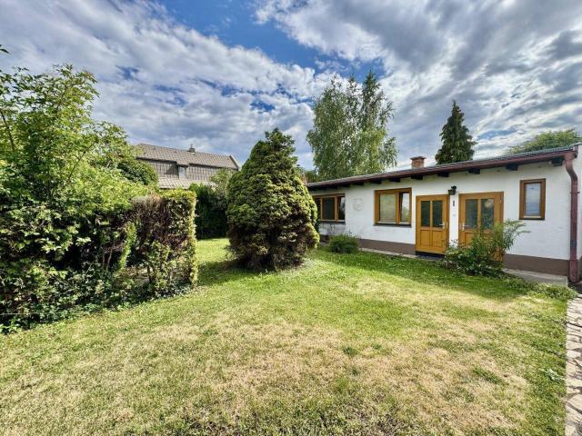 NEU! Doppeltes Wohnglück: 2 Familienhäuser, Gartenidylle & Garage inklusive!