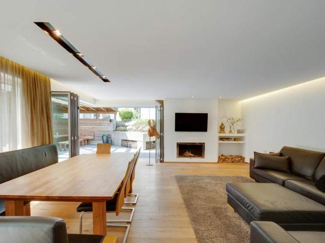 NEU! Das perfekte Nest eingebettet zwischen Bergpanorama und Luxus!