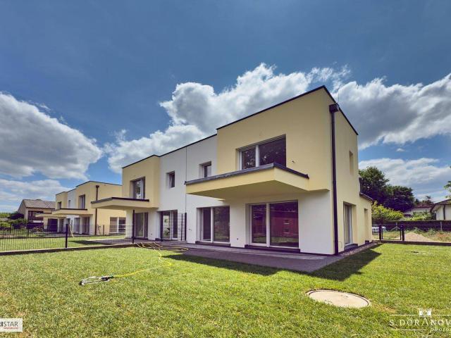 NEU! + ERSTBEZUG / ZIEGELMASSIV / SCHÜSSELFERTIG + 152,50 m² + 5 ZIMMER + 2 BALKONE + TERRASSE + EIGENGARTEN + 2 PKW Stellplätze