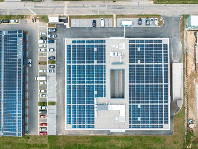 Neu in Gland – Grosses Verwaltungsgebäude – Büro / 1'200m2
