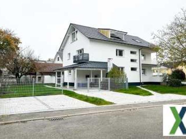 Neu sanierte 3 Zi DG Wohnung mit großer Dachterrasse