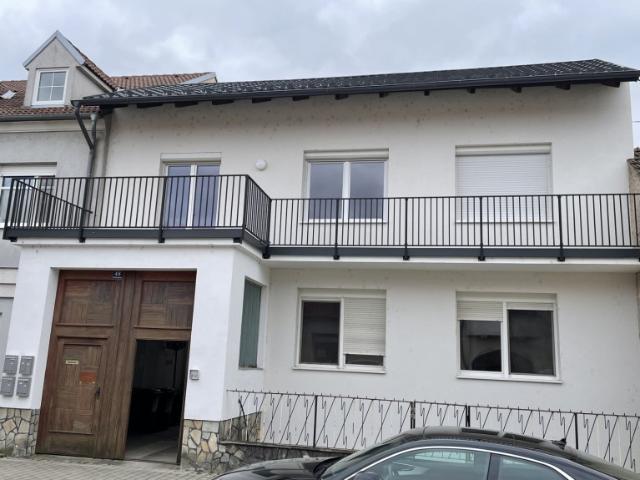Neu sanierte 2,5 zimmer wohnung in weiden am see vorgarten ruhelage!