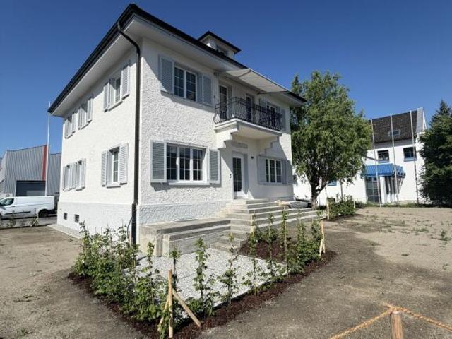Neu sanierte 4.5 Zimmer Villawohnung mit Garten