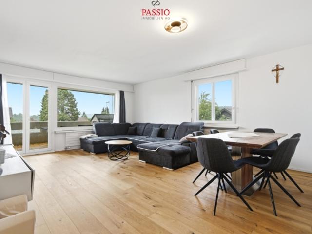 Neu sanierte 4.5 Zimmerwohnung mit Alpenblick und Gartenanteil