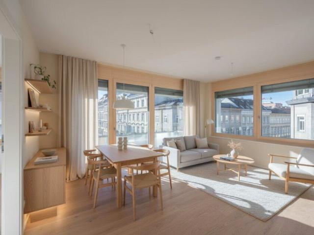 NEU+ Stilvolle 2 Zimmer Wohnung mitten im Herzen der Stadt 1/15