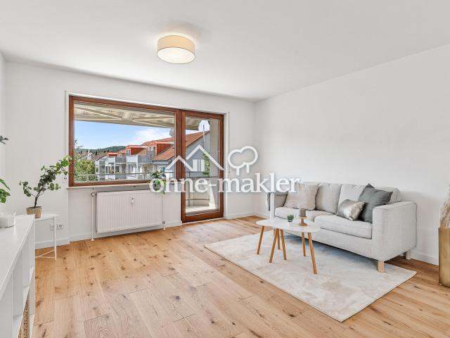 neu renoviert: helle 3 Zimmer mit Balkon und Stellplätzen sofort frei