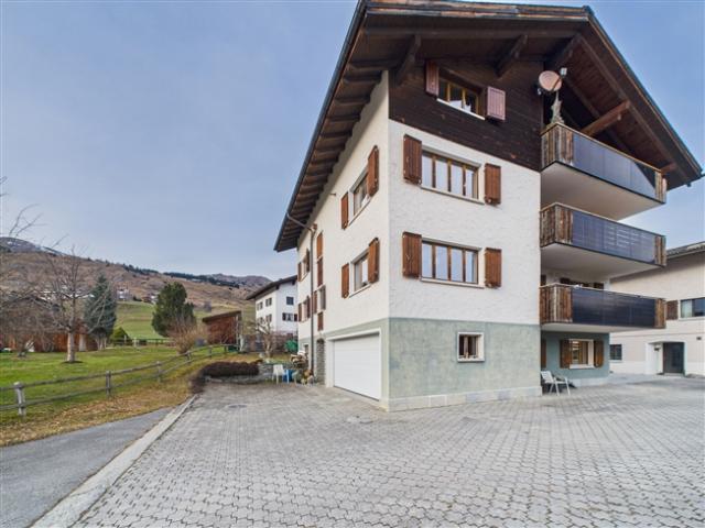 Neu renovierte 2.5 Zimmer Wohnung in Degen