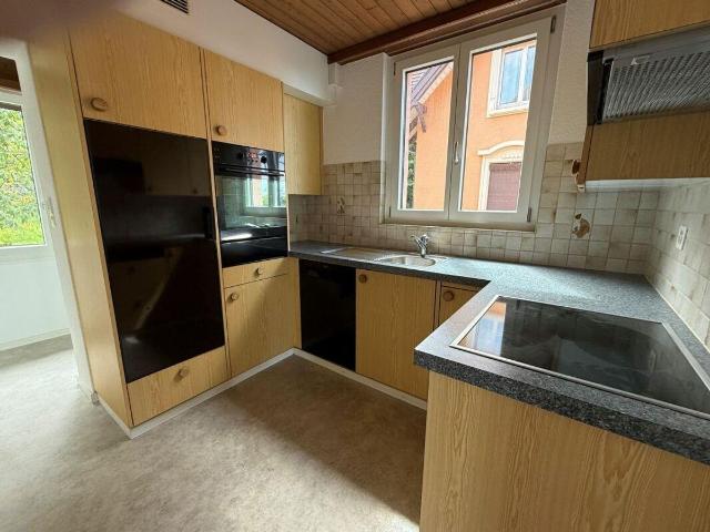 Neu renovierte 3.5 Zimmer Wohnung mit Seesicht und Bahnhofsnähe | dreamo. Ch