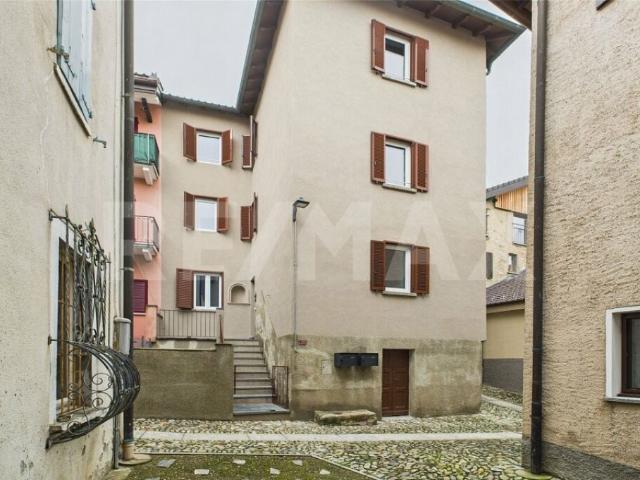 Neu renoviertes gesamtes Haus oder 2 Wohnungen in Miglieglia