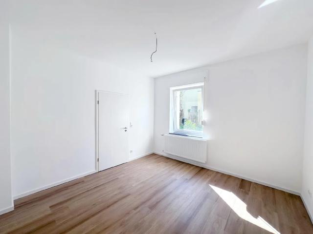 NEU RENOVIERETE 2 ZIMMERWOHNUNG ZU MIETEN!
