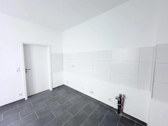 NEU RENOVIERETE 2 ZIMMERWOHNUNG ZU MIETEN!