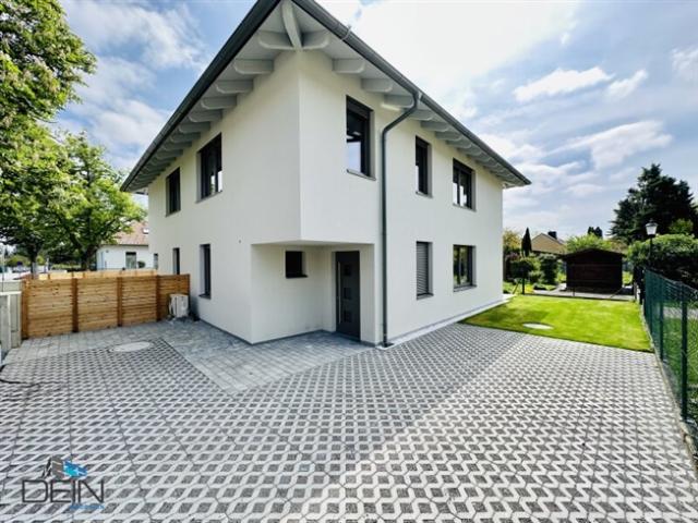 NEU! TRAUMHAFTE 4 ZIMMER DOPPELHAUSHÄLFTE MIT EIGENGARTEN NÄHE ZENTRUM UND BAHNHOF!
