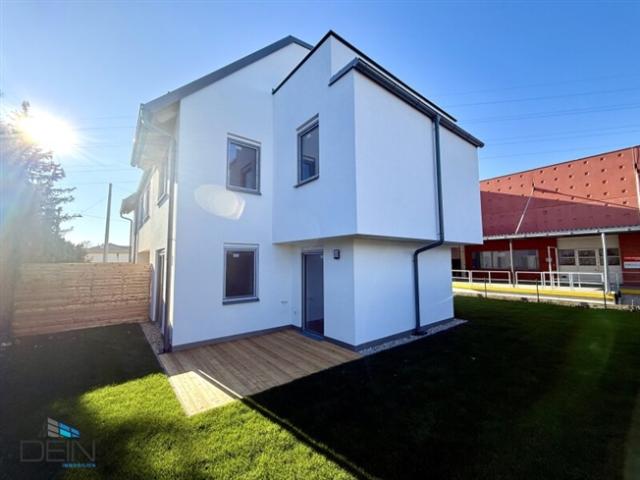 NEU! TRAUMHAFTE 5 ZIMMER REIHENHÄUSER MIT EIGENGÄRTEN UND STELLPLÄTZEN NÄHE U6 PERFEKTASTRASSE!