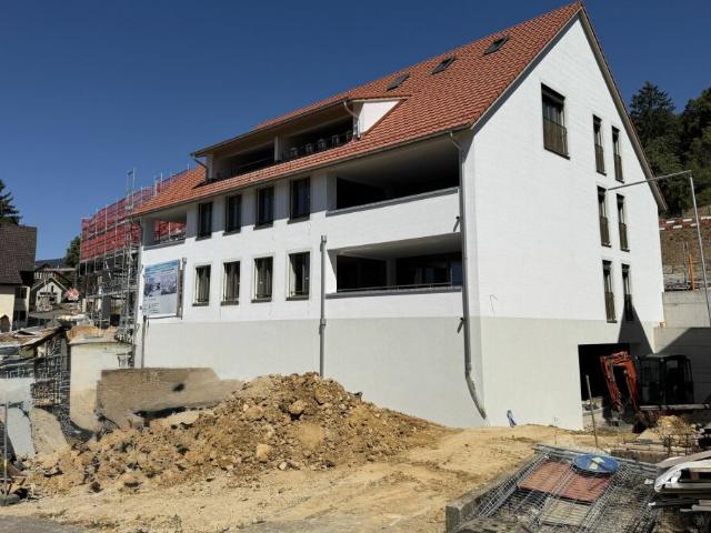 Neubau 3.5 Zimmer Wohnung mit Tiefgarage 1. OG