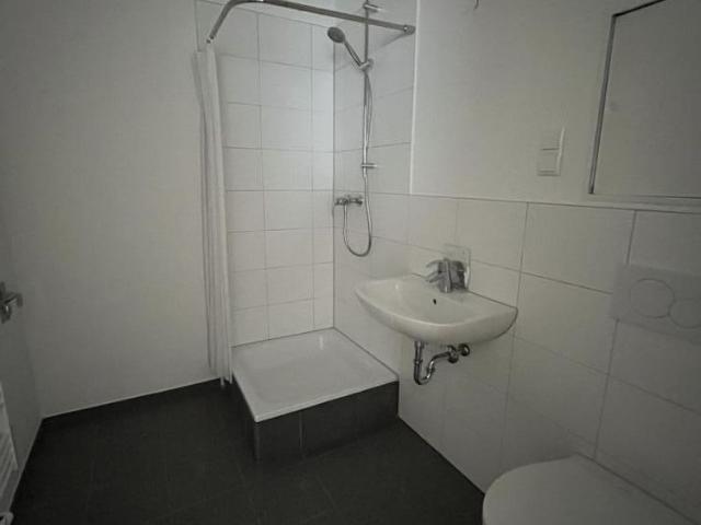 Anmietung nur mit WOHNBERECHTIGUNGSSCHEIN nach § 88 d ! Helle 1,5 Zimmer Wohnung frei!fr