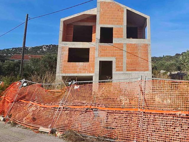 Neubau 216 m2 in Vinišće bei Trogir, Kroatien