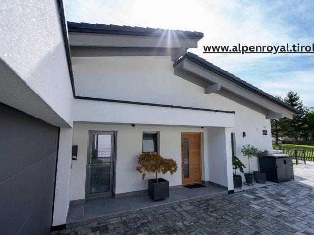 Neubau Architektenhaus Bungalow 2024 – Premiumlage mit Panorama, SPA & Privatsphäre