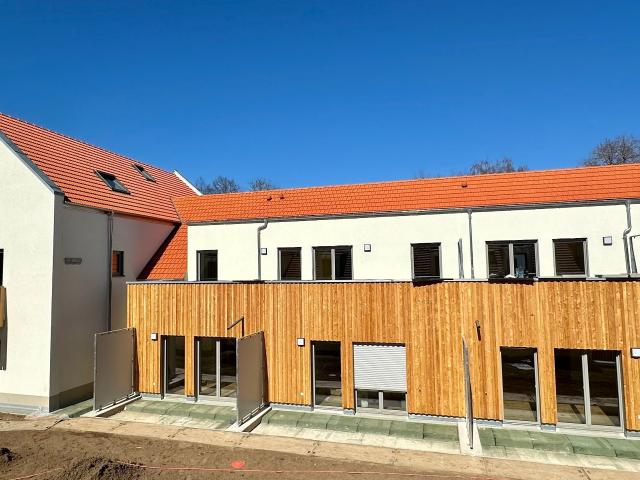 Neubau. ! Gemütliche 2 Zimmerwohnung mit Terrasse und Garten auf Gut Deutschhof. !