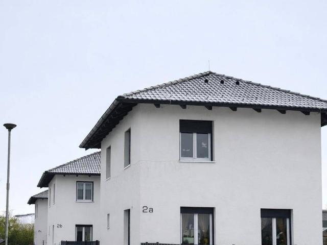 Neubau Einfamilienhaus mit großem Garten