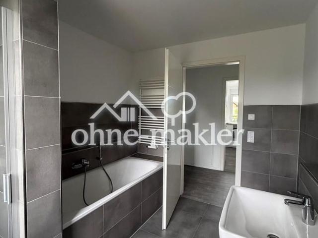 Moderne 4 Zimmer Wohnung mit großzügiger, überdachter Terrasse/Balkon, Aufzug & Wärmepumpe