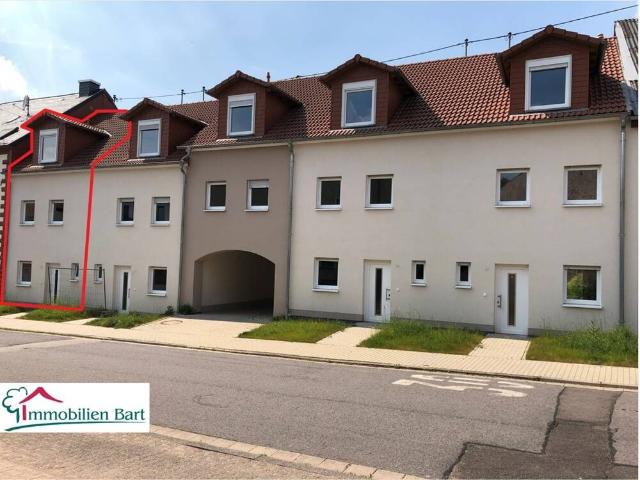 NEUBAU ERSTBEZUG IN SONNIGER LAGE MIT TERRASSE, GARTEN UND GARAGE!