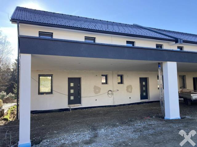 NEUBAU ERSTBEZUG! Sonniges Reihenhaus in traumhafter Ruhelage