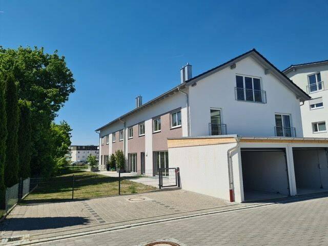 Neubau herrliches Reiheneckhaus mit schönem Gartenanteil