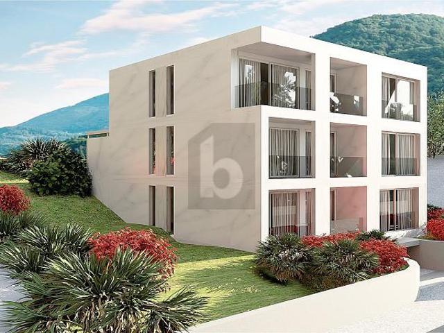 Neubau, luxuriös mit garten