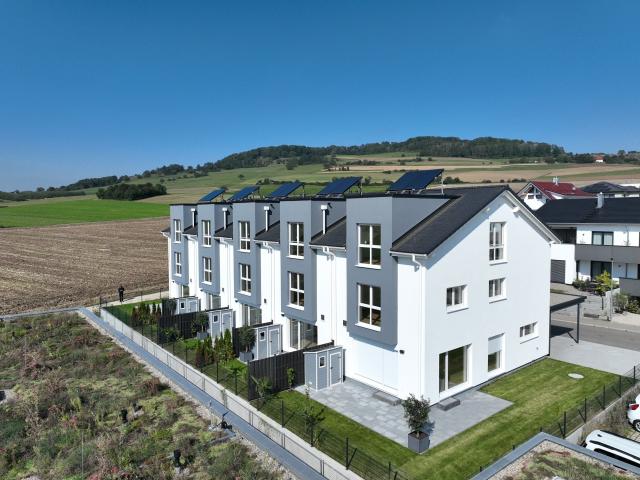 Neubau Reihenendhaus in attraktivem Neubaugebiet inkl. Solaranlage, Einbauküche, Carport, Wallbox uvm