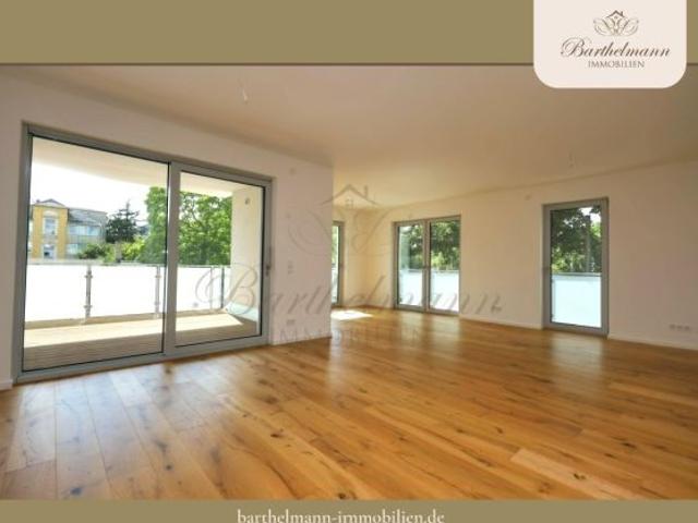 Neubau Wohnjuwel: 5 Zimmer, Loggia, 2 Bäder, Fahrstuhl & Tiefgarage Provisionsfrei für Käufer