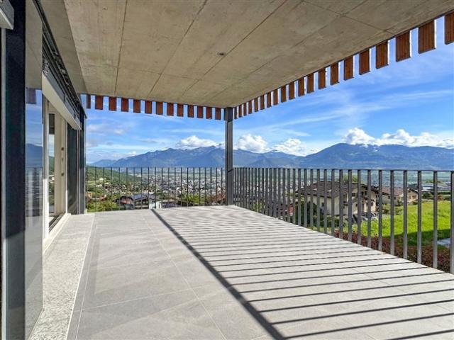 NEUE freistehende Villa mit 4,5 Zimmern und wunderschönem Blick auf die Ebene