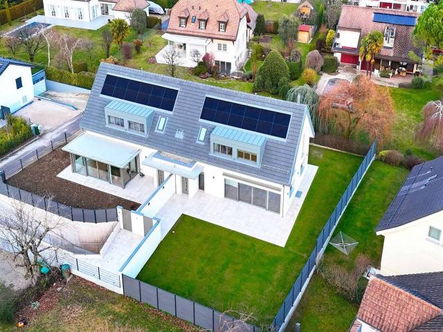 NEUE LUXUSVILLA IN GLAND BAU 2025