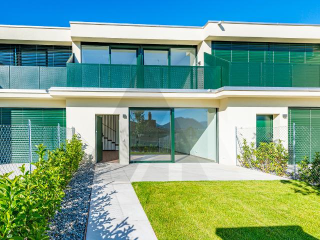 NEUE REIHENHAUSVILLA: EINE OASE DES STILS UND DES WOHLBEFINDENS
