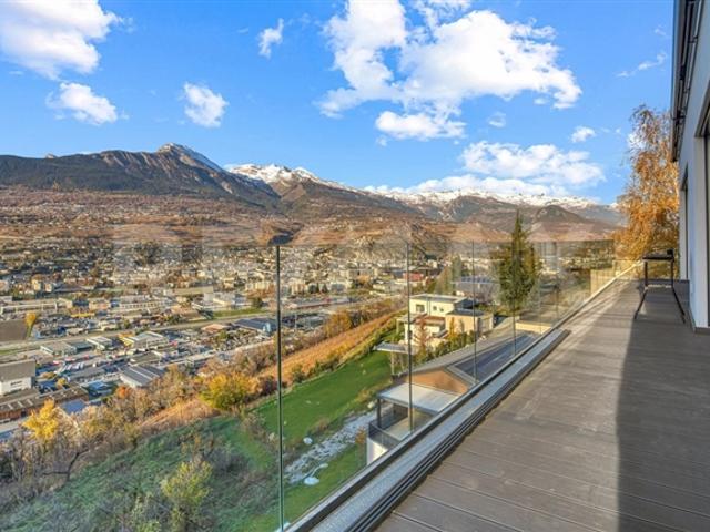 Neue Villa 2025 | Duplex 4,5p 151 m² verglaste Terrasse | Blick auf die Rhônetal Höhen von Sion