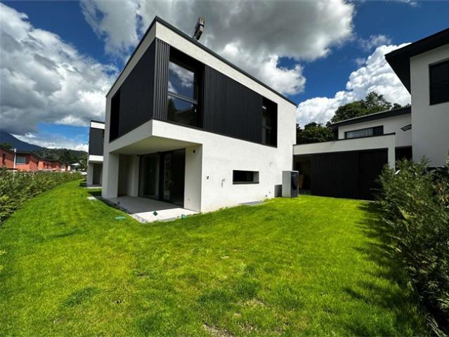 NEUE VILLEN MIT GARTEN IM RESERVIERTEN BEREICH