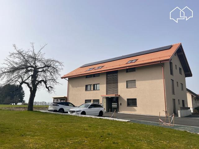 Neue Wohnung mit 3,5 Zimmern, Doppelhaus