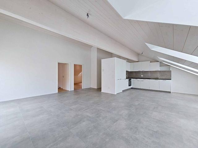 Neue Wohnung von 3,5 Zimmern mit Balkon