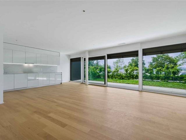 Neue 3,5 Zimmer Wohnung mit Terrasse und privatem Garten