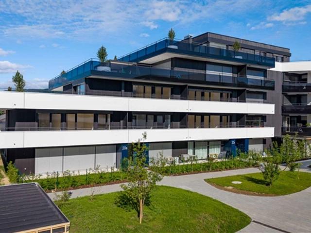 Neue 4,5 Zimmer Wohnung mit zwei Balkonen