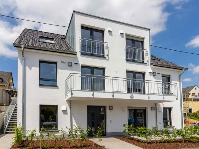 Neues vermietetes 3 Familienhaus als KFW 55 Energiesparhaus in ruhiger Lage Trier Kernscheid