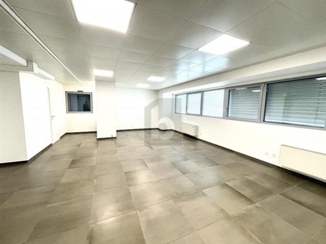 NEUES HANDWERKS /GEWERBEGEBÄUDE