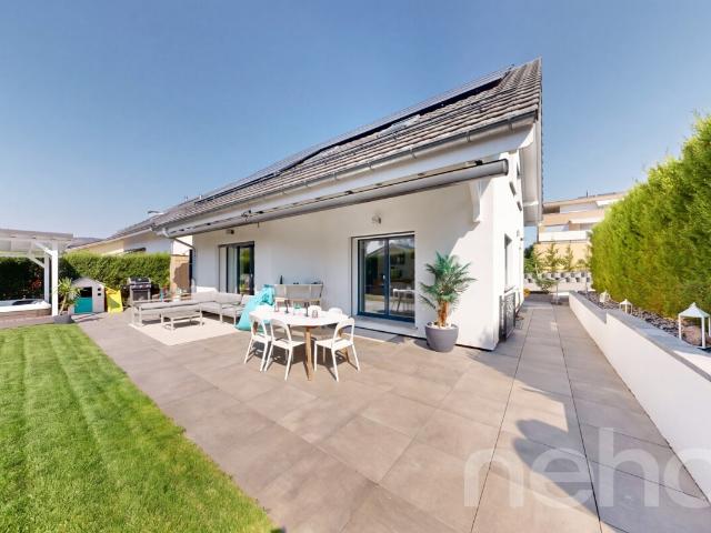 Neues, helles Haus, nach Süden ausgerichtet, in Attalens