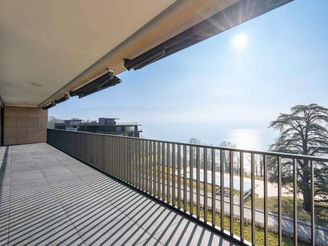 NEUES PENTHOUSE MIT STEHPLATZ 5,5 P MIT BLICK AUF DEN SEE