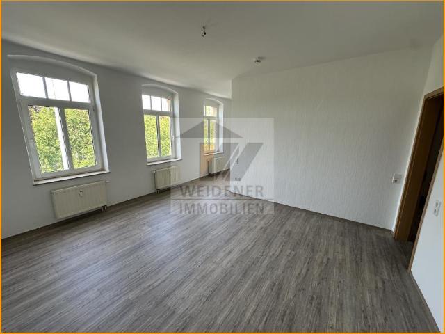 Neuer Bodenbelag! 2 Zimmer Wohnung in zentraler Lage mit Aufzug und Balkon!