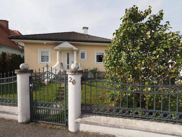 NEUER PREIS! Bezauberndes Einfamilienhaus mit großem Garten und Biotop!
