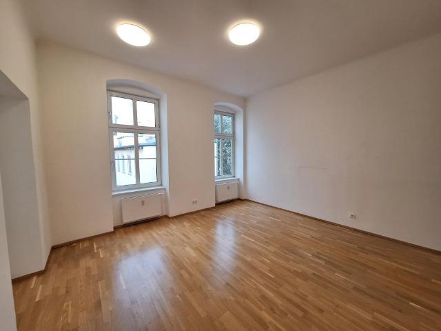 NEUER PREIS * Eleganter 3 Zimmer Altbau mit Traumblick in der Bischofstraße