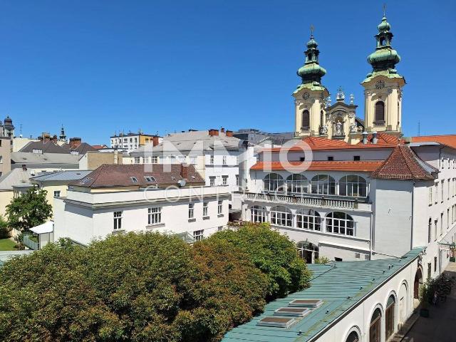NEUER PREIS * Eleganter 3 Zimmer Altbau mit Traumblick in der Bischofstraße