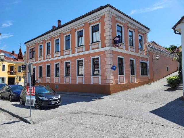 STADTHAUS ANLAGEOBJEKT MIT GASTHAUS, BAR, WOHNUNG UND VIELEN MÖGLICHKEITEN