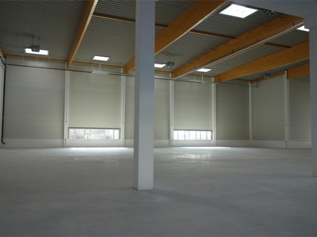 Neuerbaute Halle Nähe Flughafen Schönefeld