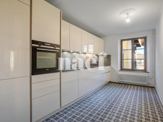 NEUF appartement avec cachet de 3.5 pièces au 1er é.